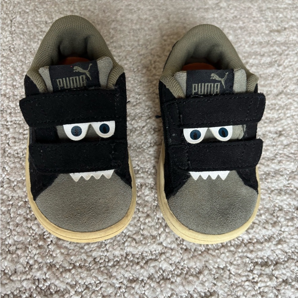 PUMA Smash vs Monster shoe